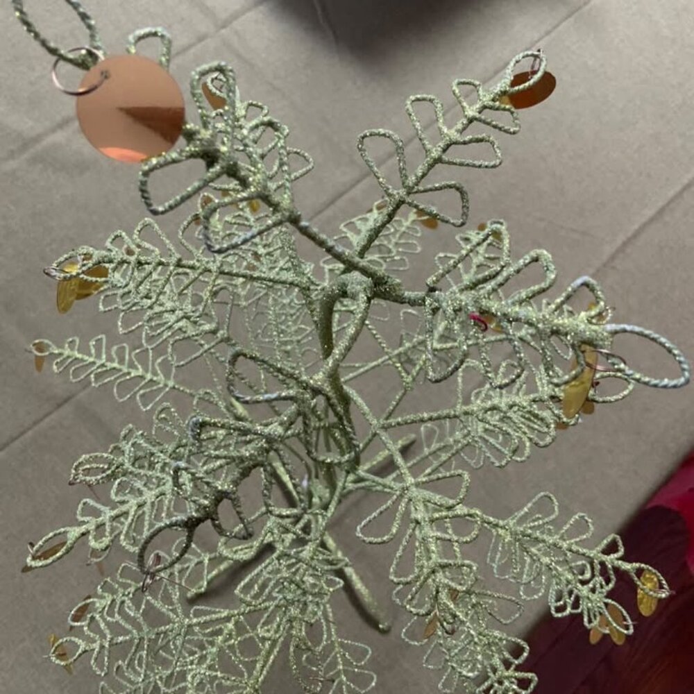 Bendable Metal Decoration Tree - Picture 3 of 6